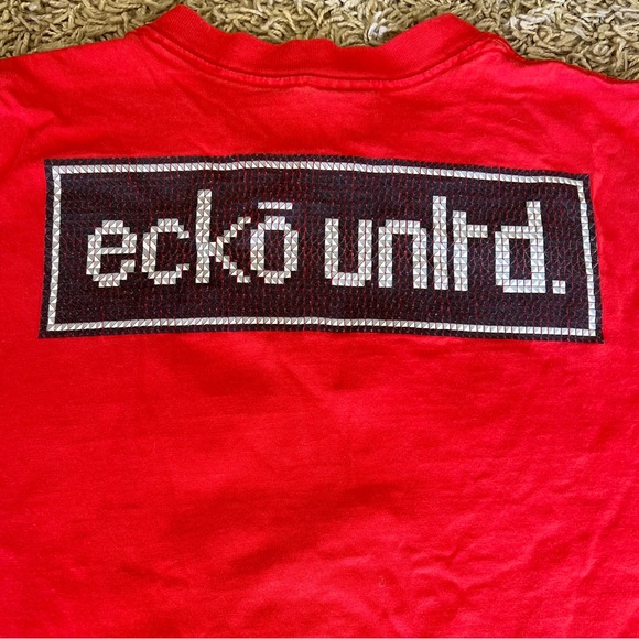 Vintage '90's Men's Ecko Unlimited Short Sleeve Red Shirt - Picture 4 of 7